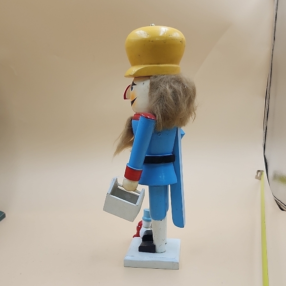 Colorful Nutcracker Figurine toy maker 10.5 tall - Picture 7 of 7
